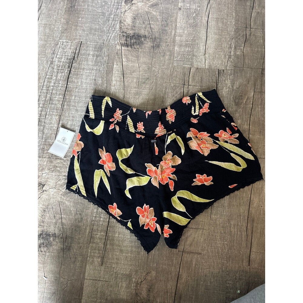 NWT Women's Size Large Volcom Floral Shorts - Picture 2 of 4